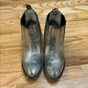Freebird by Steven gold/silver crackle Salamanca boot